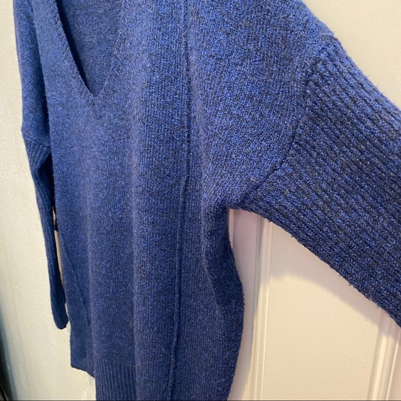 John + Jenn Sweater - Picture 2 of 7